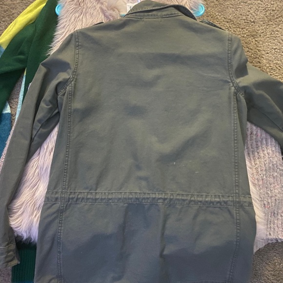 jacket. - Picture 4 of 4